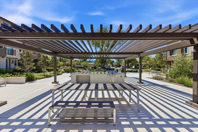 1309 W Middlefield Road, Mountain View, CA 94043