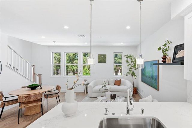 1309 W Middlefield Road, Mountain View, CA 94043