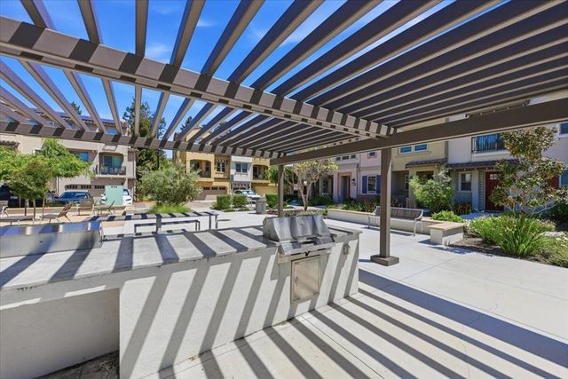 1309 W Middlefield Road, Mountain View, CA 94043