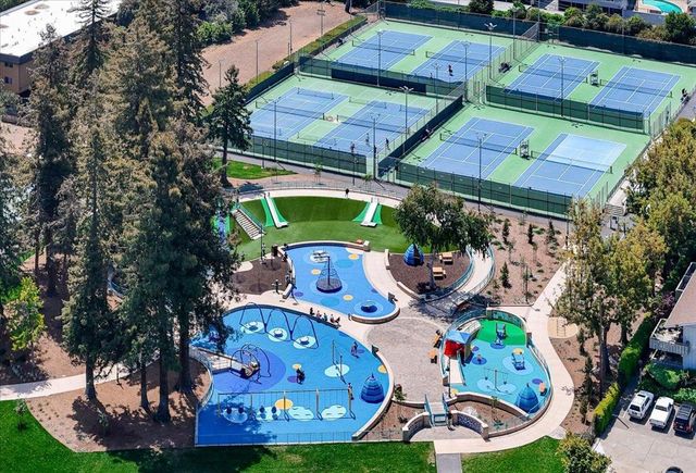 1309 W Middlefield Road, Mountain View, CA 94043