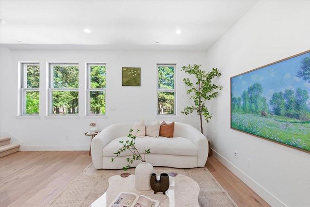 1309 W Middlefield Road, Mountain View, CA 94043