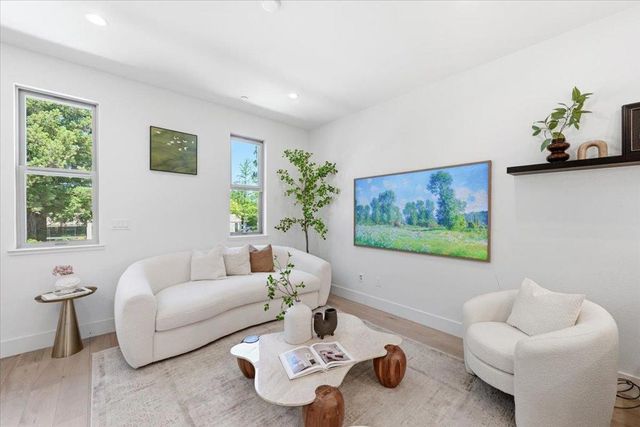 1309 W Middlefield Road, Mountain View, CA 94043