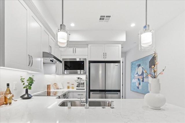 1309 W Middlefield Road, Mountain View, CA 94043