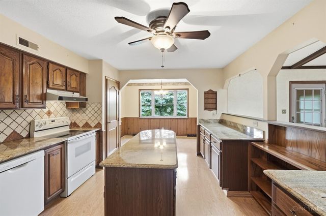 4290 Marcrest Drive, Cincinnati, OH 45211