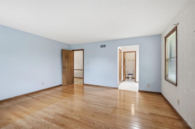 4290 Marcrest Drive, Cincinnati, OH 45211