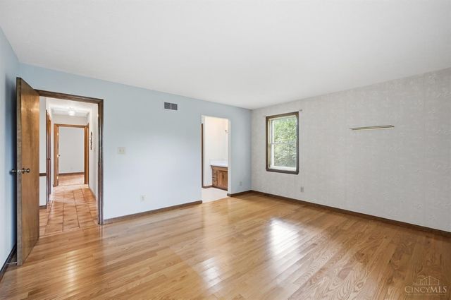 4290 Marcrest Drive, Cincinnati, OH 45211