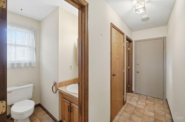 4290 Marcrest Drive, Cincinnati, OH 45211