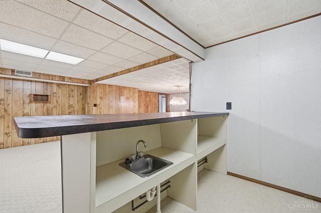 4290 Marcrest Drive, Cincinnati, OH 45211