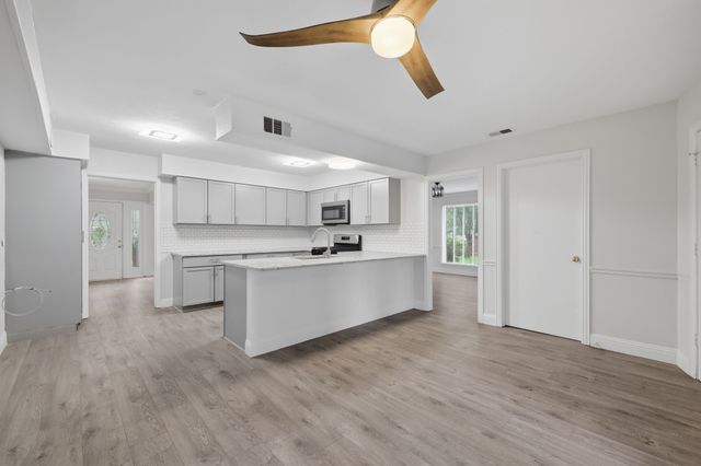 6908 Heatherknoll Drive, Dallas, TX 75248