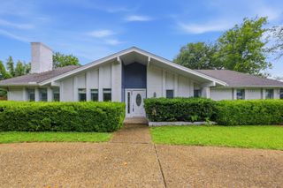 6908 Heatherknoll Drive, Dallas, TX 75248