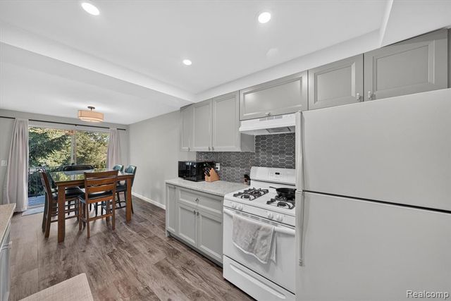 51116 S Foster Road, New Baltimore, MI 48047