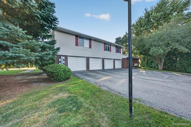 51116 S Foster Road, New Baltimore, MI 48047