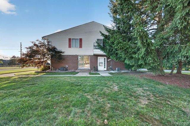 51116 S Foster Road, New Baltimore, MI 48047