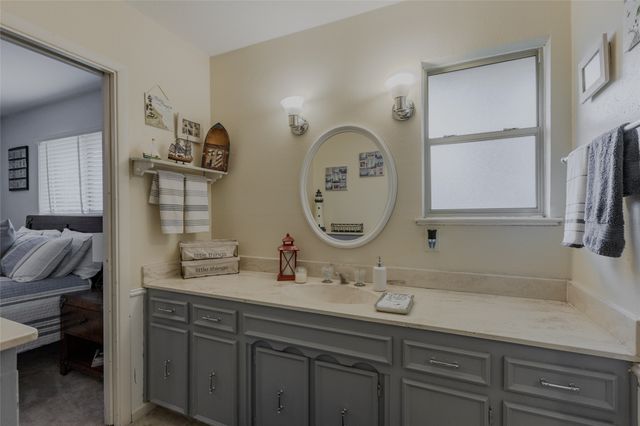 1720 Prestonwood Drive, Arlington, TX 76012