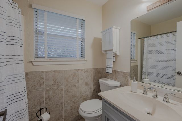 1720 Prestonwood Drive, Arlington, TX 76012