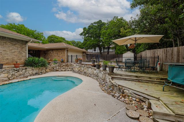 1720 Prestonwood Drive, Arlington, TX 76012