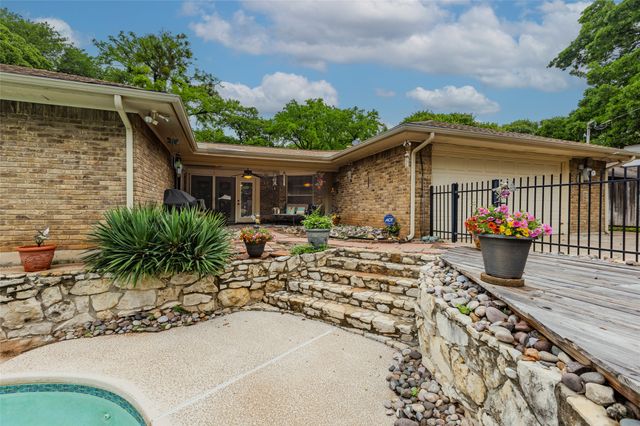 1720 Prestonwood Drive, Arlington, TX 76012