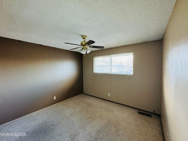 801 Woodglen Drive APT 2, Sparks, NV 89434