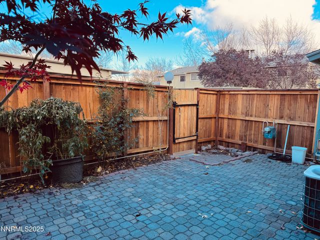 801 Woodglen Drive APT 2, Sparks, NV 89434