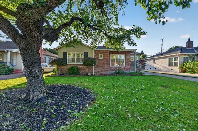 94 46th St, Sacramento, CA 95819