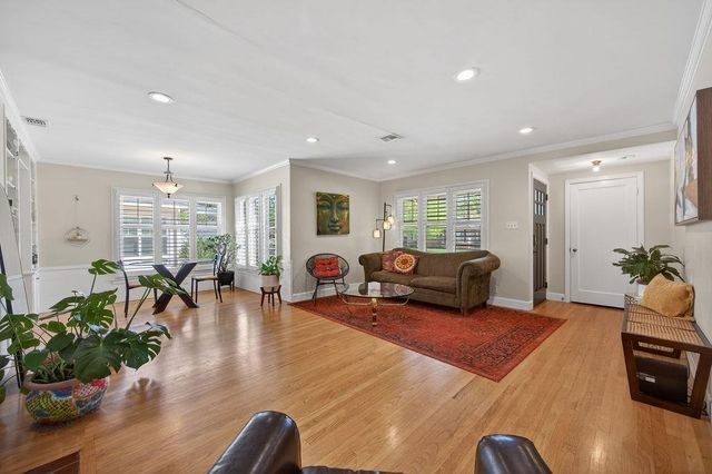 94 46th St, Sacramento, CA 95819