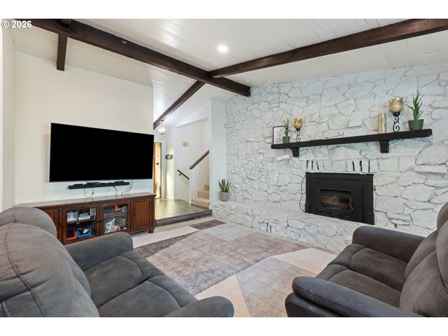 2382 Nw ESQUIRE Dr, Roseburg, OR 97471