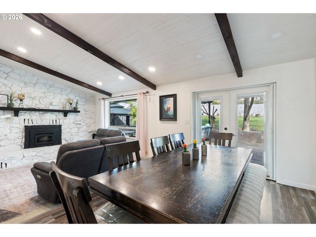 2382 Nw ESQUIRE Dr, Roseburg, OR 97471