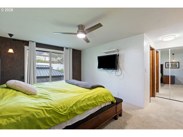 2382 Nw ESQUIRE Dr, Roseburg, OR 97471