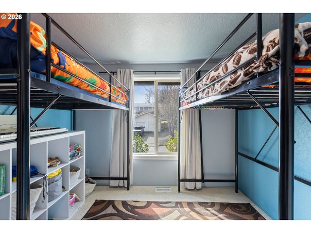 2382 Nw ESQUIRE Dr, Roseburg, OR 97471