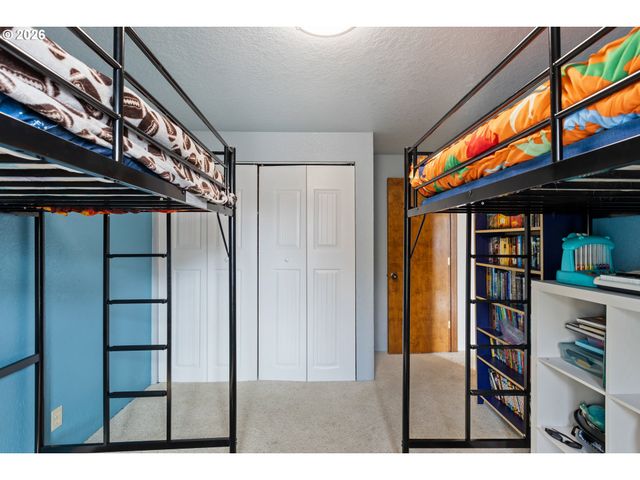 2382 Nw ESQUIRE Dr, Roseburg, OR 97471