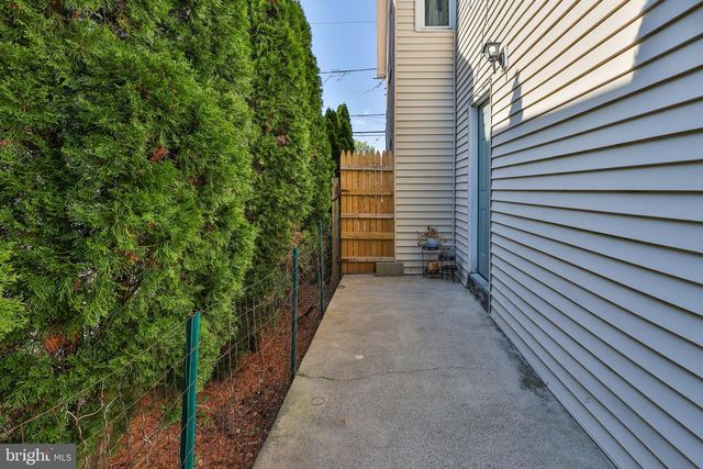 518 RIDGE ST, Emmaus, PA 18049