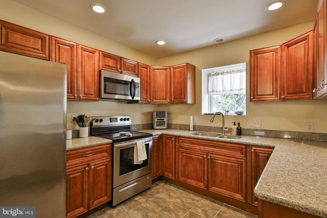 518 RIDGE ST, Emmaus, PA 18049