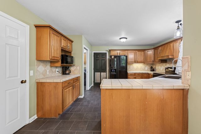 3450 Chapmans Cir, Palmyra, TN 37142