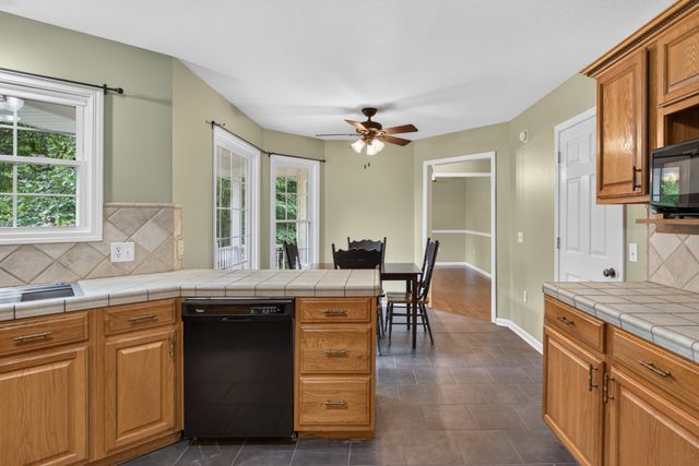 3450 Chapmans Cir, Palmyra, TN 37142