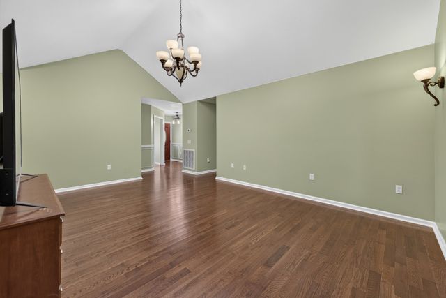 3450 Chapmans Cir, Palmyra, TN 37142