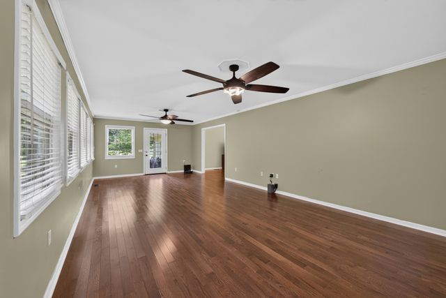 3450 Chapmans Cir, Palmyra, TN 37142