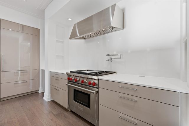 6017 Memorial Drive 505, Houston, TX 77007