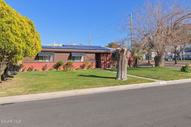 43604 Fern Avenue, Lancaster, CA 93534