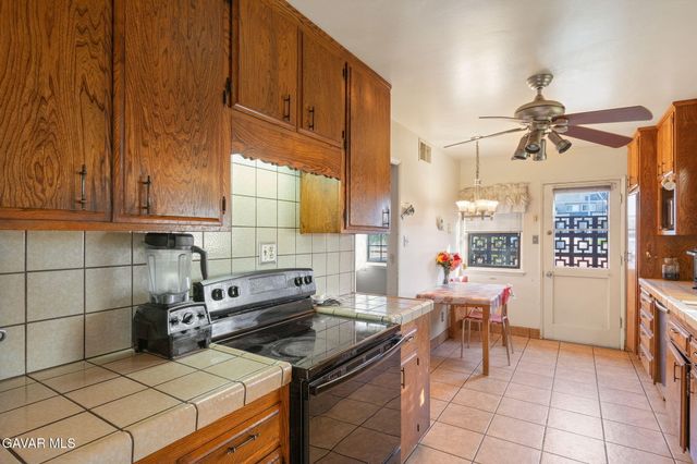 43604 Fern Avenue, Lancaster, CA 93534