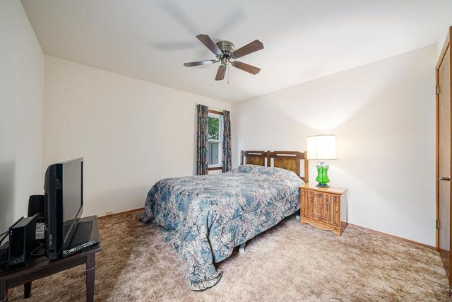 2124 S FOUNTAIN AVENUE, Appleton, WI 54915