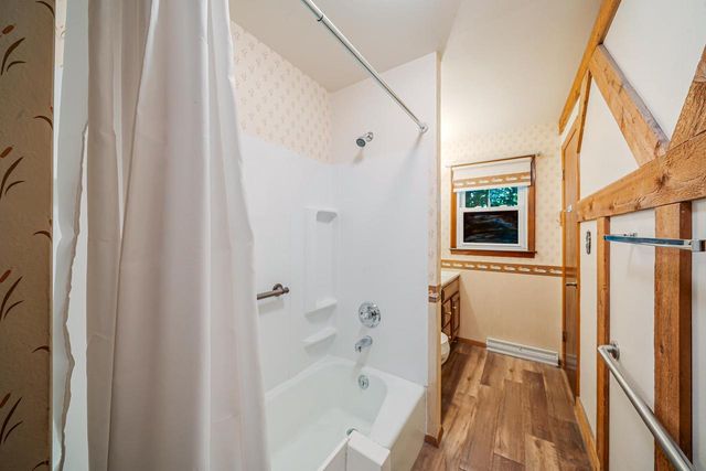 2124 S FOUNTAIN AVENUE, Appleton, WI 54915