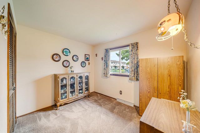 2124 S FOUNTAIN AVENUE, Appleton, WI 54915
