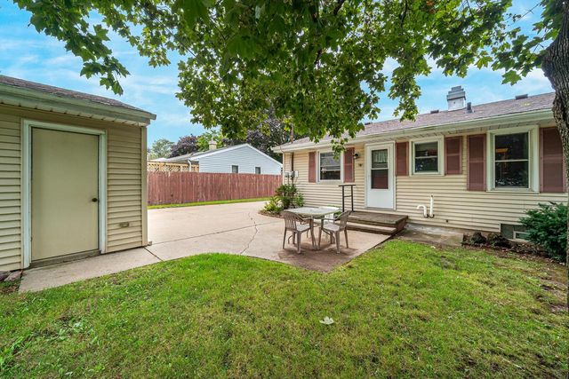 2124 S FOUNTAIN AVENUE, Appleton, WI 54915