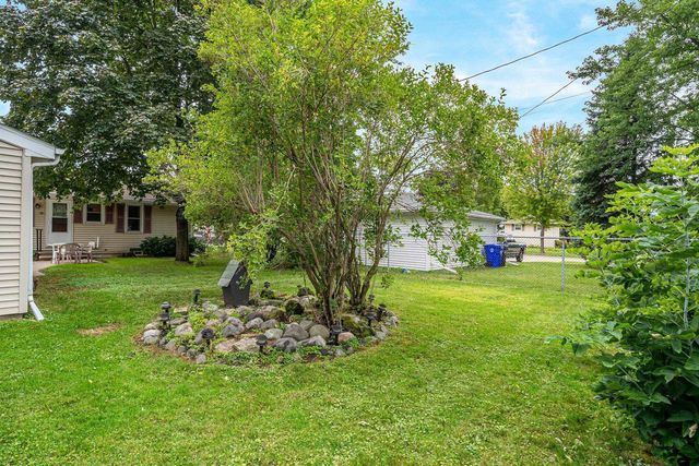 2124 S FOUNTAIN AVENUE, Appleton, WI 54915