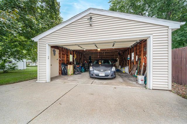 2124 S FOUNTAIN AVENUE, Appleton, WI 54915