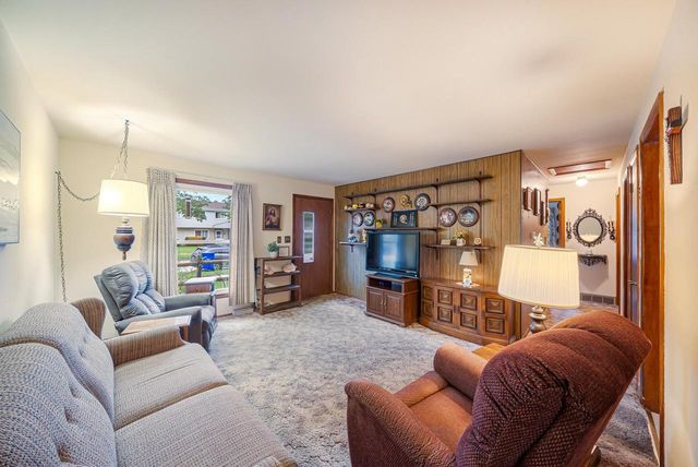 2124 S FOUNTAIN AVENUE, Appleton, WI 54915