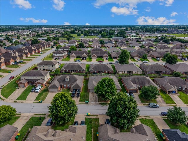 286-288 W Copper Oaks Drive, Centerton, AR 72719