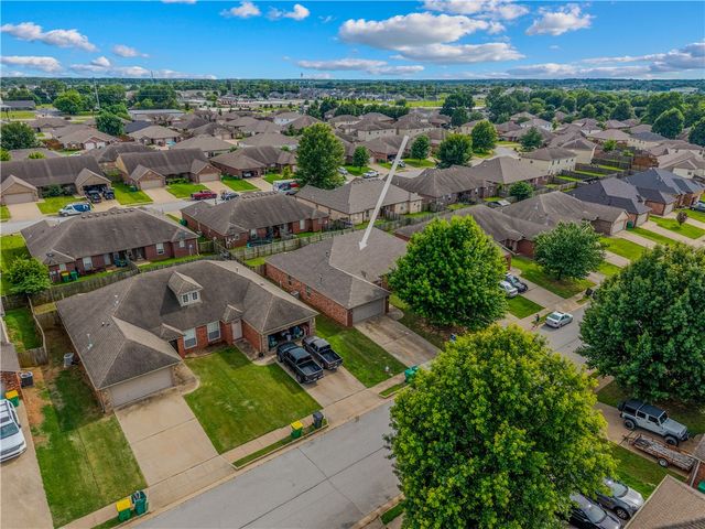 286-288 W Copper Oaks Drive, Centerton, AR 72719