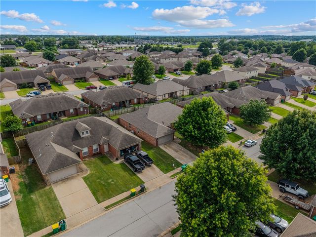 286-288 W Copper Oaks Drive, Centerton, AR 72719