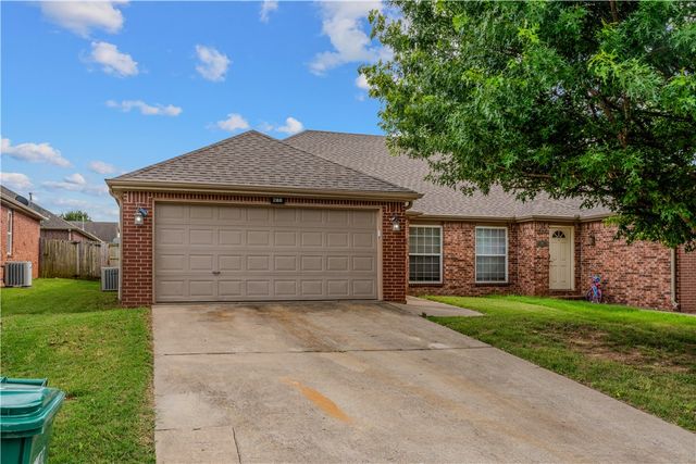 286-288 W Copper Oaks Drive, Centerton, AR 72719